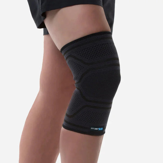 Una pierna con la Rodillera 3d con cobre infundido Elite efitCare